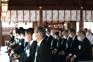 式典に臨む慰霊諸団体代表等