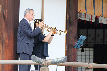 堀田和夫氏・町ともみ氏による「国の鎮め」の演奏