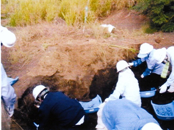 硫黄島・遺骨収容作業